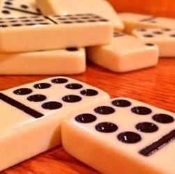 Peralatan yang dibutuhkan untuk bermain domino gaple