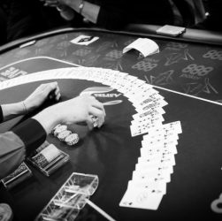 Bagaimana Poker Mempengaruhi Industri Kasino